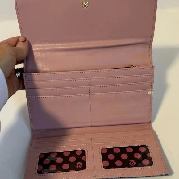 Nikky Women's Denim
Embroidered Design
RFID Blocking Trifold - Picture 2 of 7